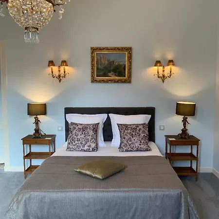 Victoria Arromanches Bed & Breakfast *